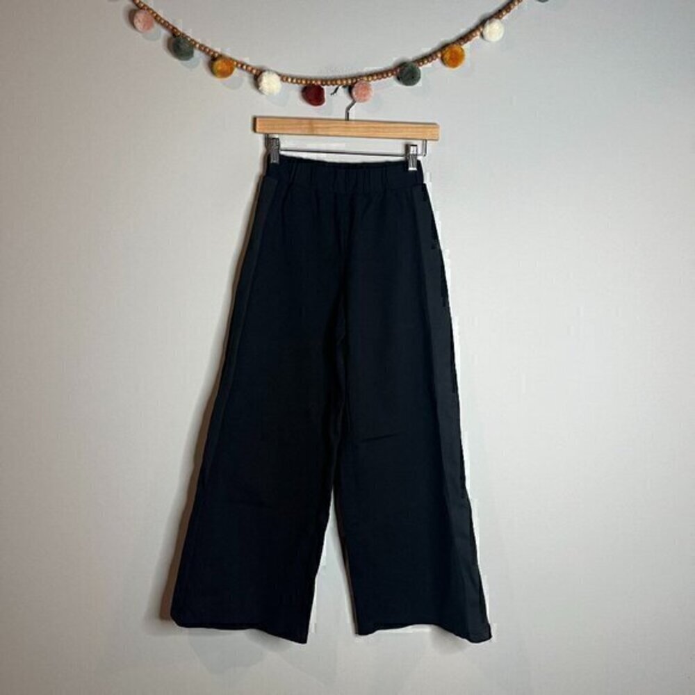 Universal Standard black wide leg pull on pants